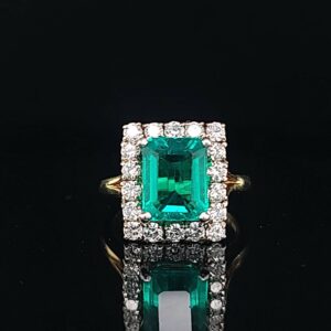 Vintage 14K yellow Gold engagement  Ring 2.52CT. Natural Green Colombia Emerald