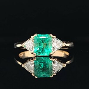 Vintage 14K yellow Gold engagement  Ring 1.02CT. Natural Green Colombia Emerald