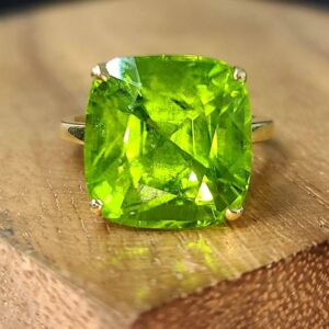 Tiffany engagement Ring 13.98CT. Natural green peridot in cushion shape