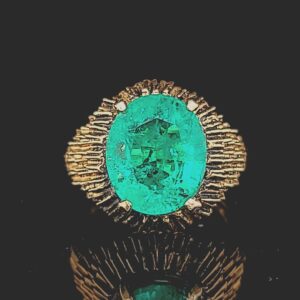Vintage 14k yellow gold ring 4.85ct. Natural green emerald in oval shape circ 1930's